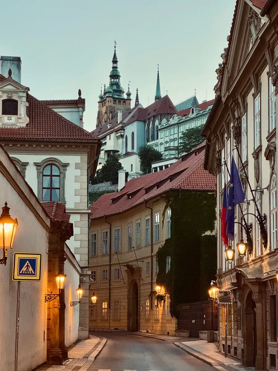 Valdštejnská street
